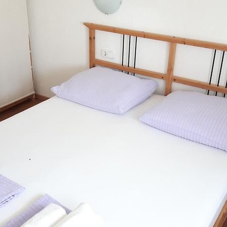 Apartmani Jureta Okrug Gornji Exteriör bild