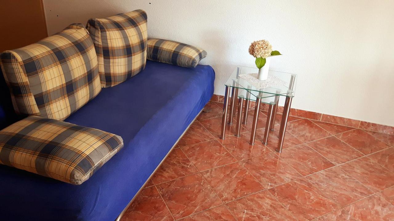 Apartmani Jureta Okrug Gornji Exteriör bild