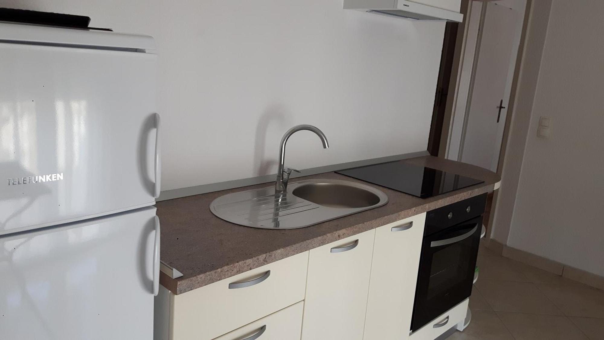 Apartmani Jureta Okrug Gornji Exteriör bild